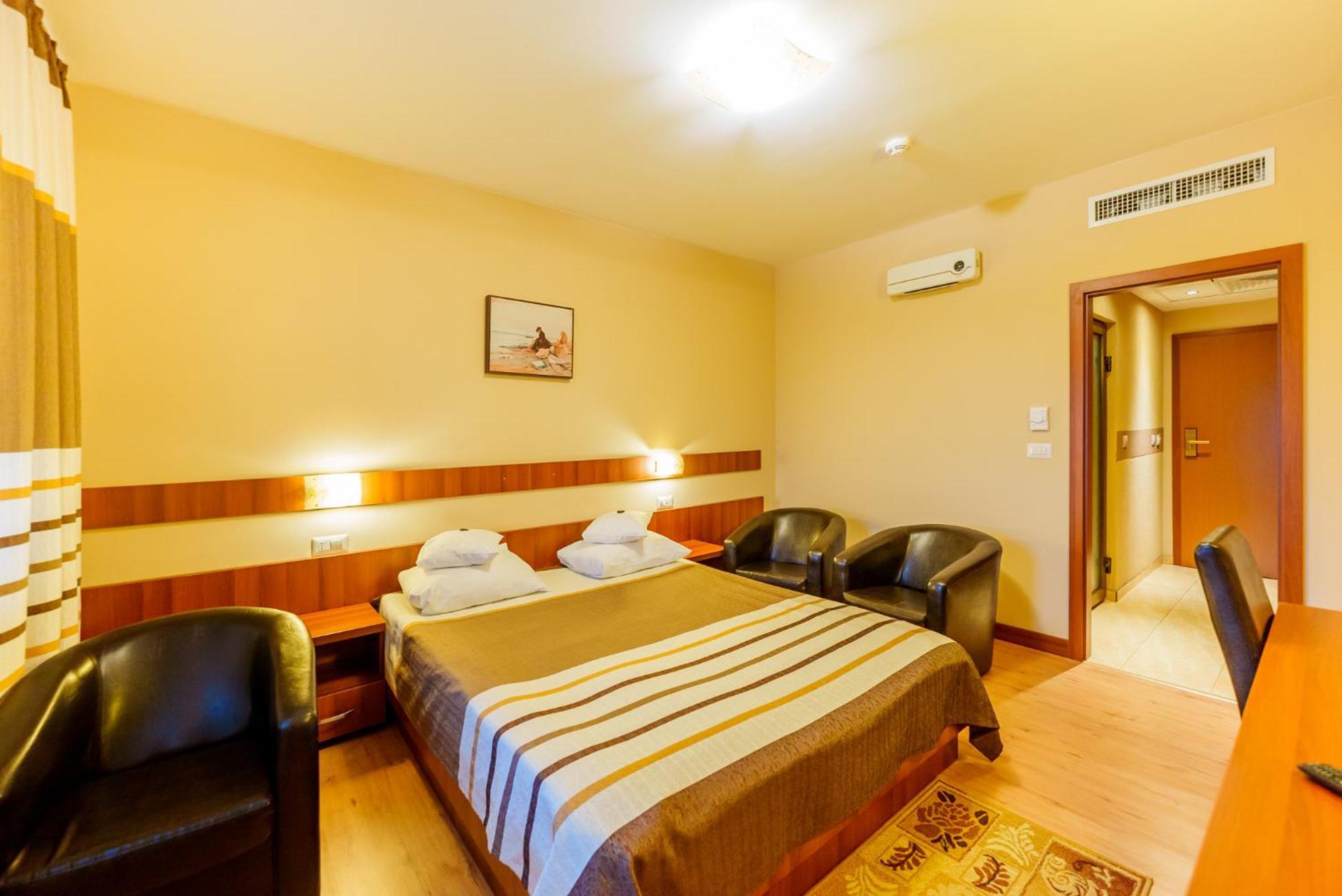 Hotel Crisana Arad Exterior foto